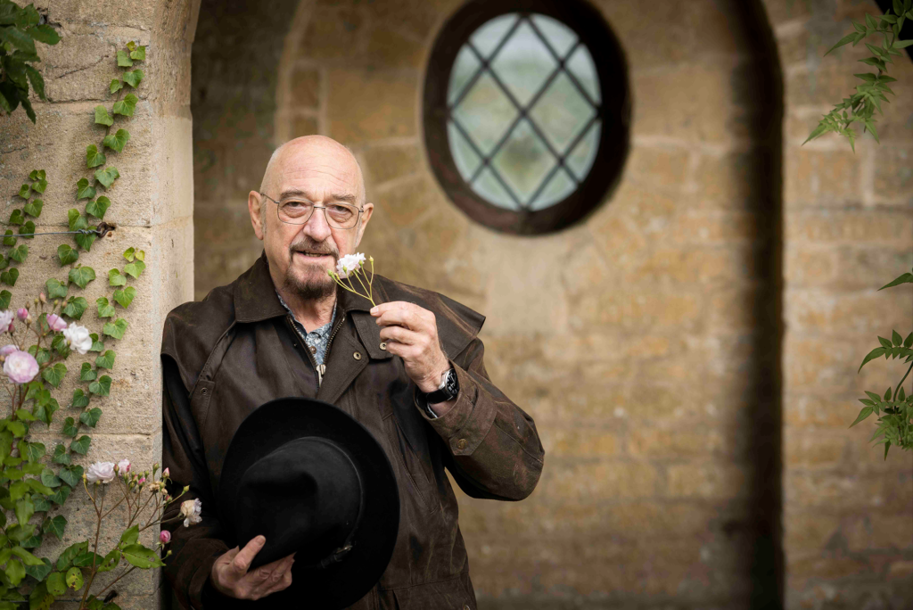Anderson Christmas Concert 2022 Ian Anderson Presents Christmas With Jethro Tull | Exeter Cathedral
