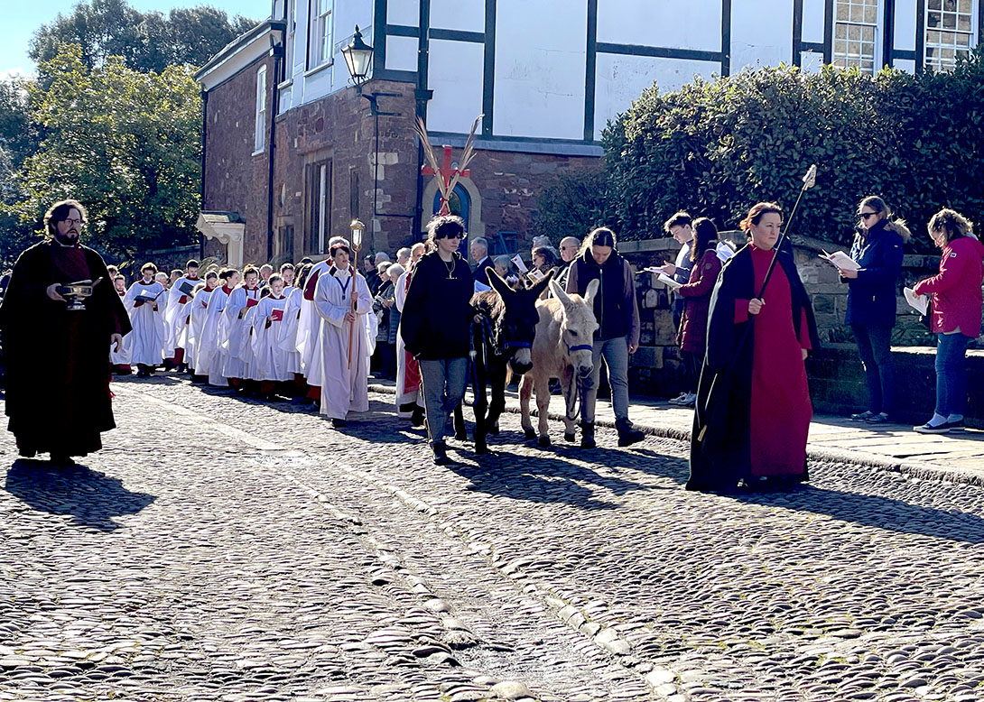 procession1